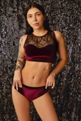 Polerina Shorts Camelia Vino S