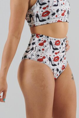 Juicee Peach Shorts a Vita Alta Brazils Lipstick & Heels XS